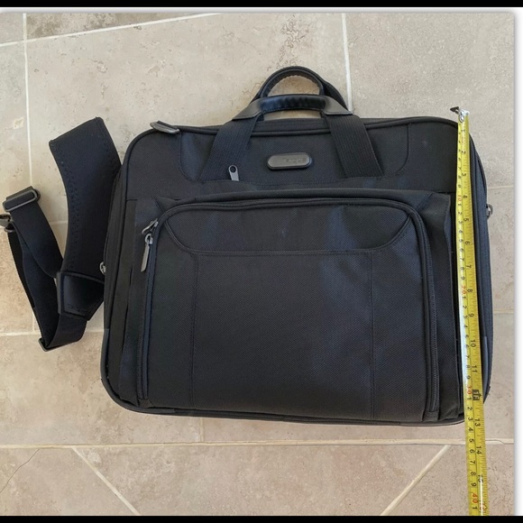Targus Corporate Traveler Laptop Briefcase Slim  TSA CUCT02UA14S Fits 14” Laptop - Picture 9 of 10